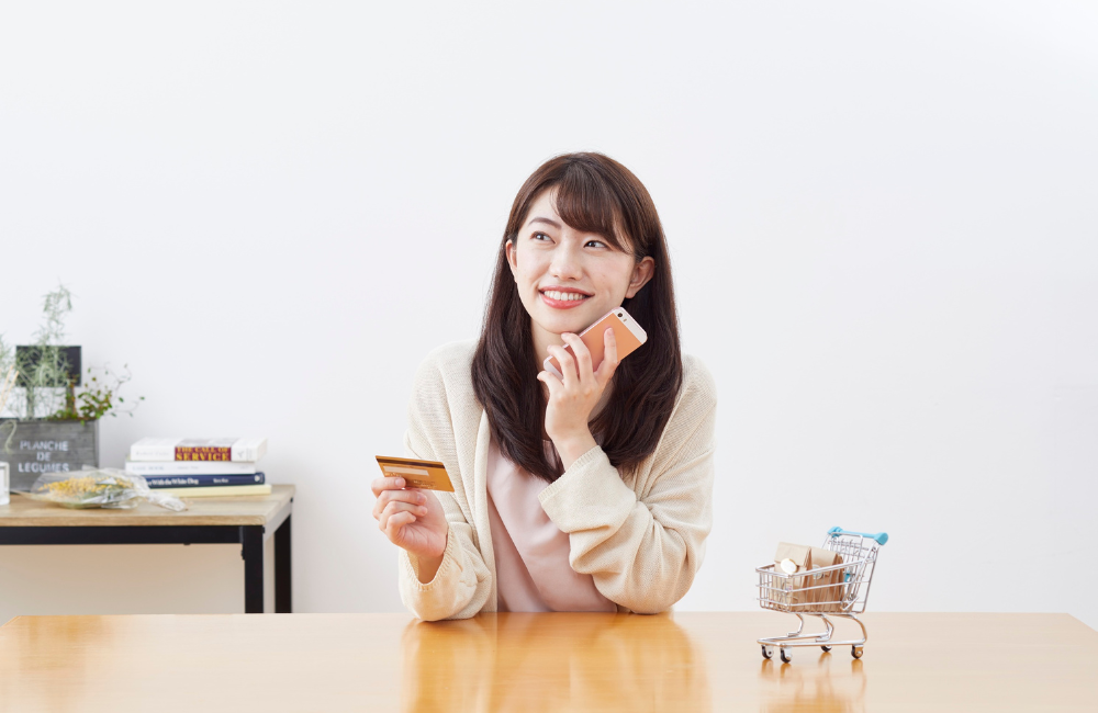 เปรียบเทียบบัตรเครดิต กับ บัตรเดบิต ต่างกันอย่างไร