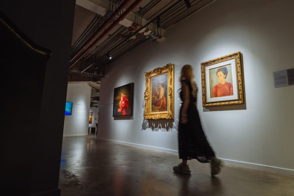 Seldom Visual Breaking Boundaries of Art at “Visual Dialogue” Exhibition Over 100 ...